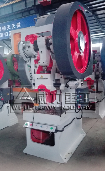 63噸開式固定臺沖床鑄造機(jī)身