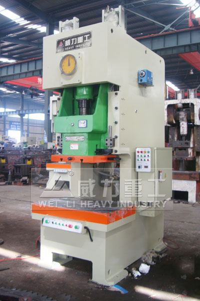 315噸氣動沖床車間