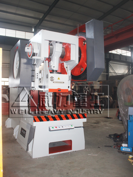200噸機(jī)械深喉沖床生產(chǎn)廠家
