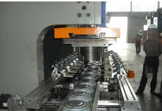 沖床自動化生產