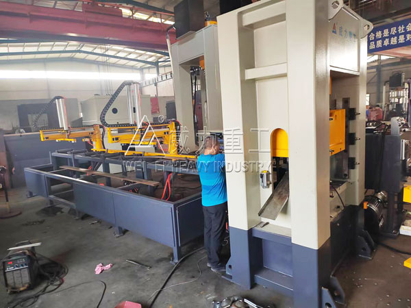 400噸閉式液壓沖床配錨桿托盤生產線