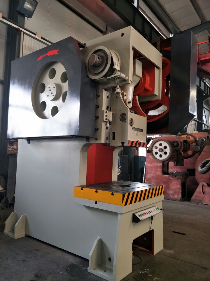 200噸普通機械沖床